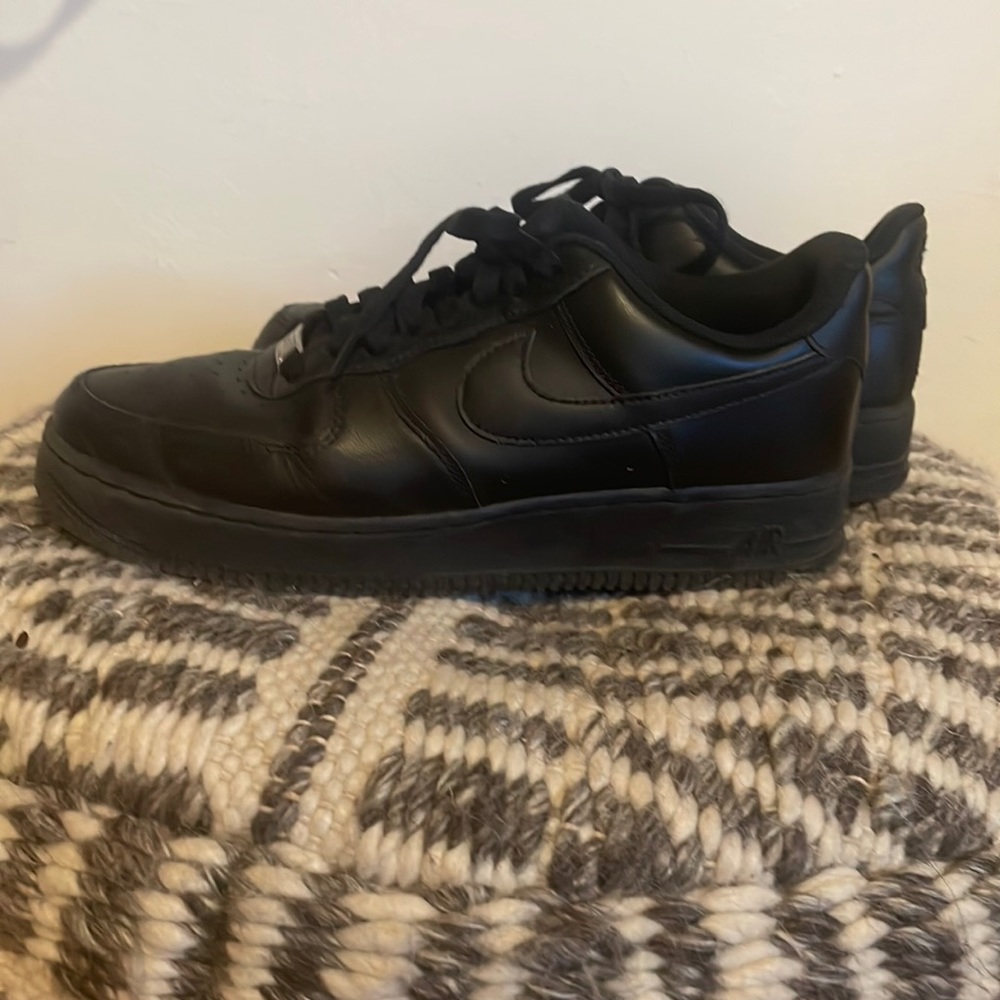 Black Air Force 1 - Nike Size 9 😈